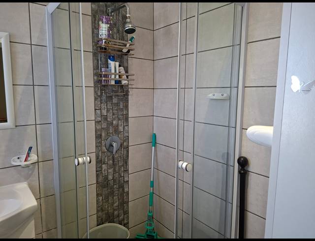 5 BEDROOM HOUSE FOR SALE IN WAVECREST
